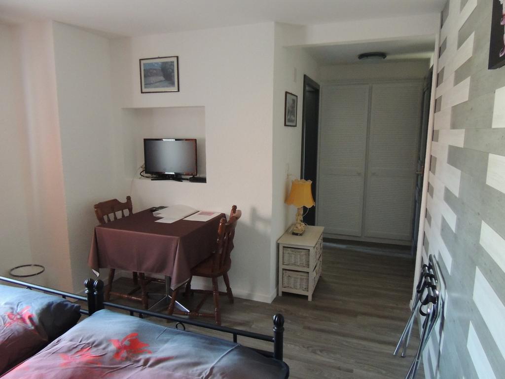Hotel De La Gare Cousset Ruang foto